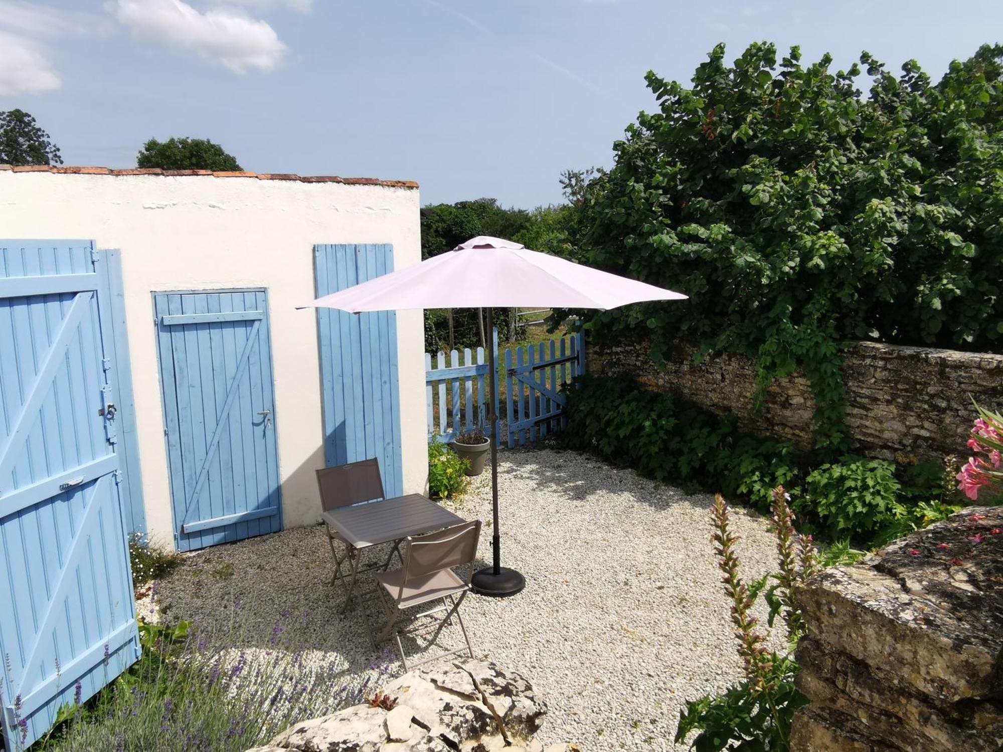 L'enclos bleu Chaille-Les-Marais Exterior foto